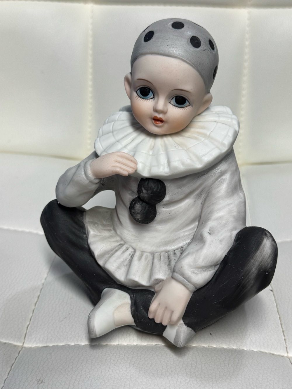 Vintage Mann Japan Porcelain Pierrot Harlequin Clown Musical
Figurine
